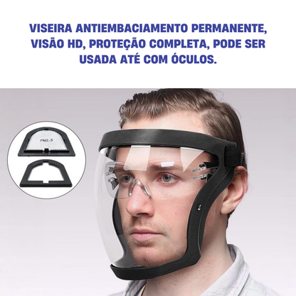 A viseira protege o rosto contra poeiras finas e névoa.